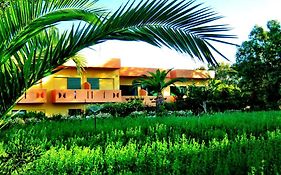 Chrissas Apartments